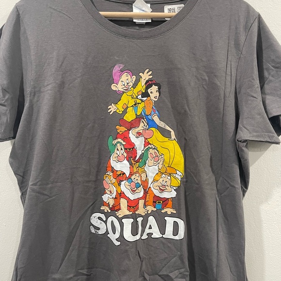 Disney Snow White & The Seven Dwarves Squad Goals Pile T-Shirt Sz Large - Picture 4 of 7